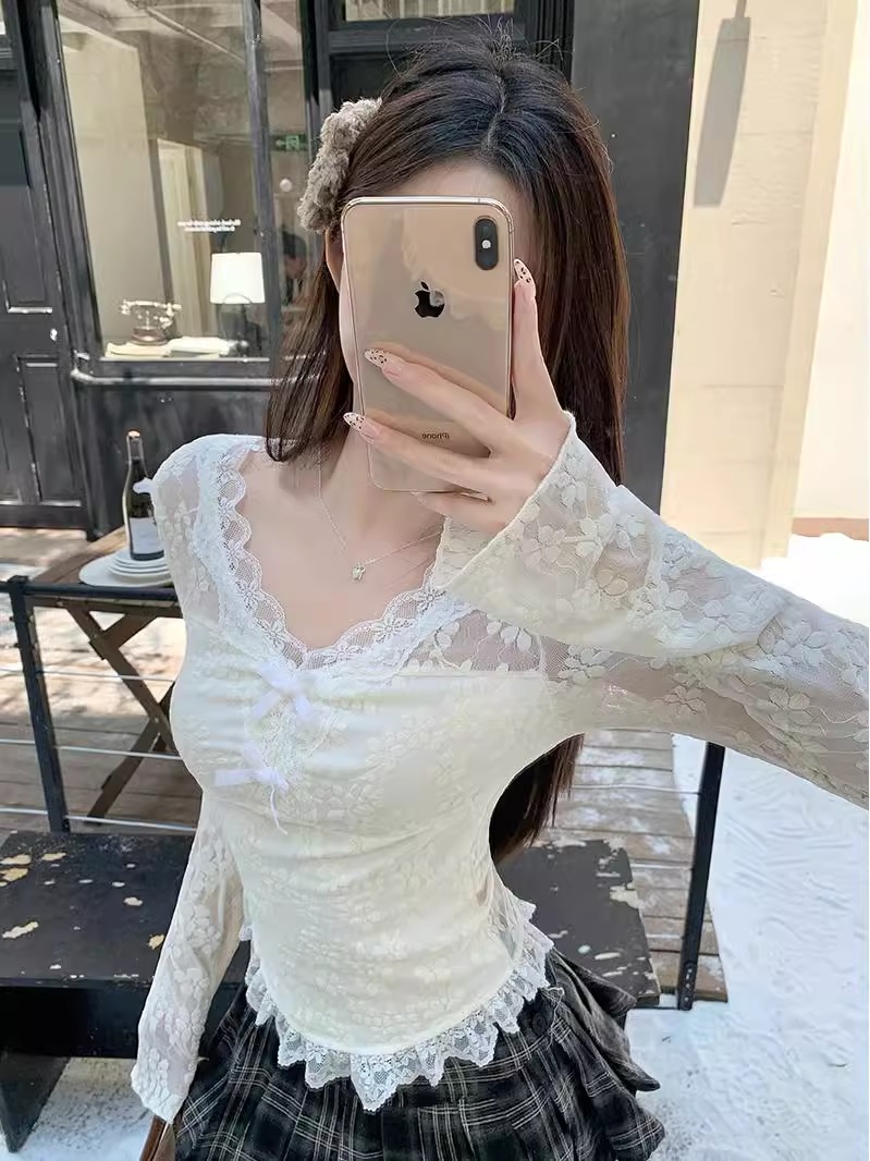 เสื้อยืดคอวีแต่งลูกไม้ Pure De - Resin Vat บทวิจารณ์และราคา
